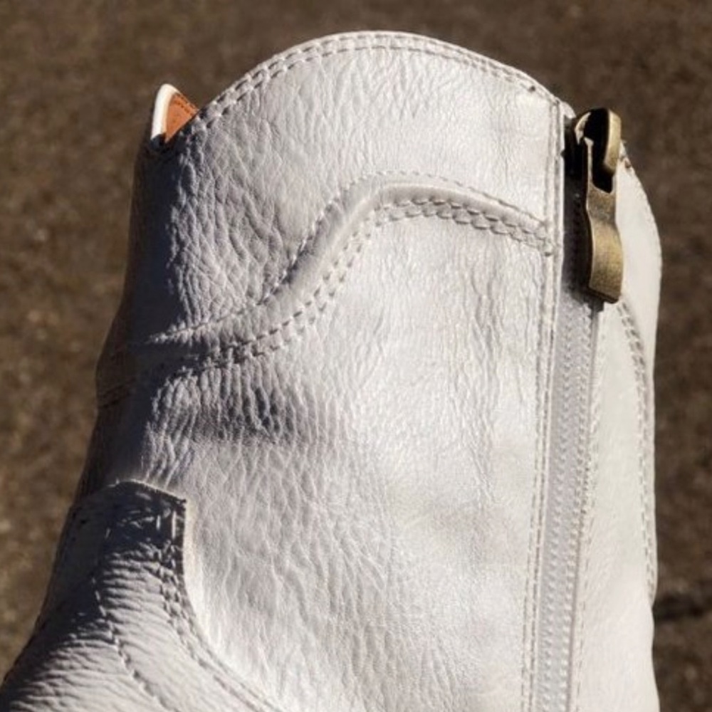 Last Pair New Distressed Western Bootie - Picture 8 of 16